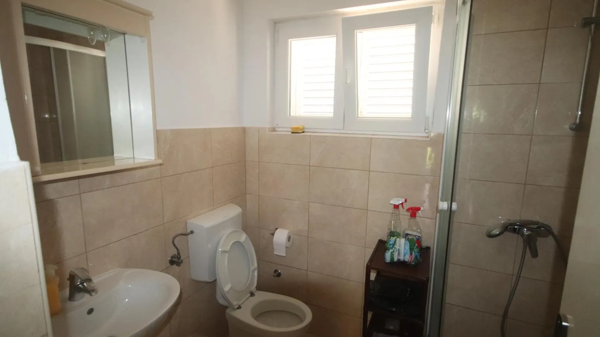 Apartment Saric Sukošan 0*,