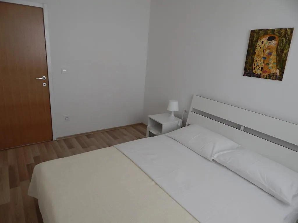 Apartment Saric Sukošan 0*,