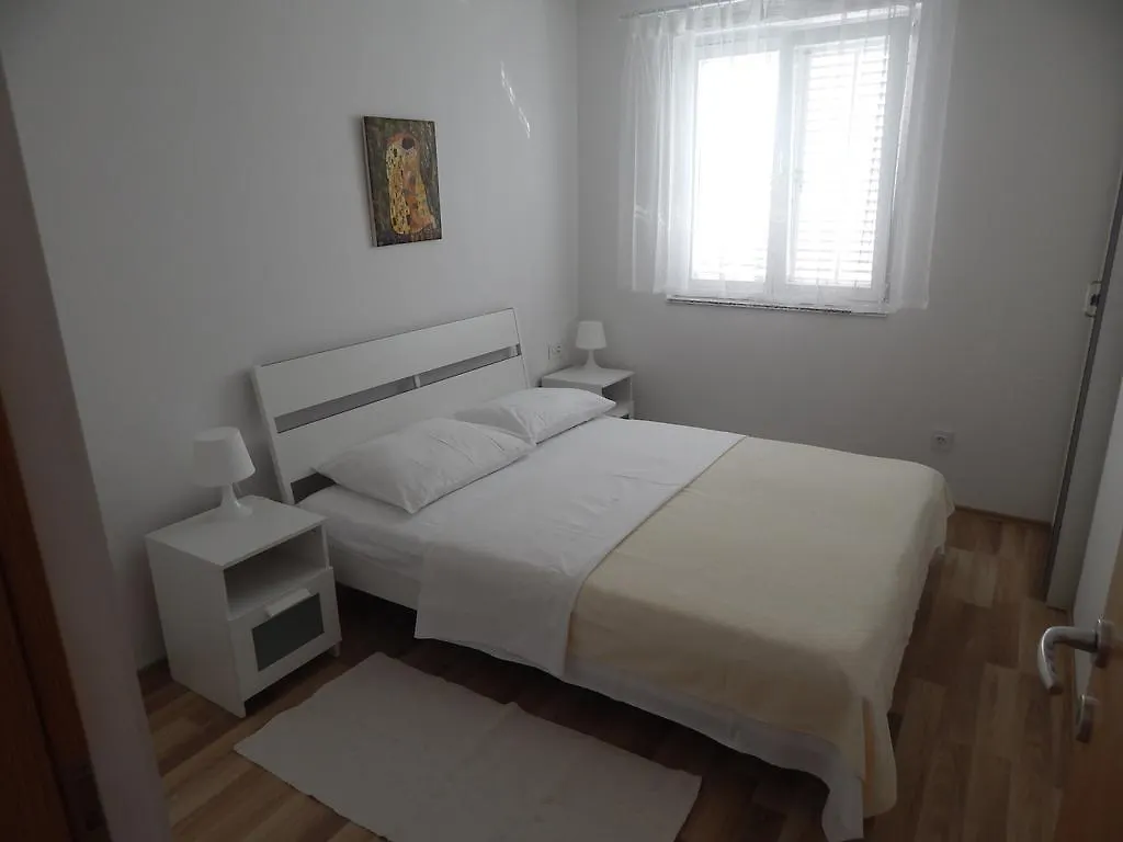 Apartment Saric Sukošan